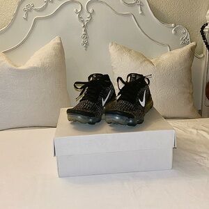 Nike Black and White Athletic Shoes